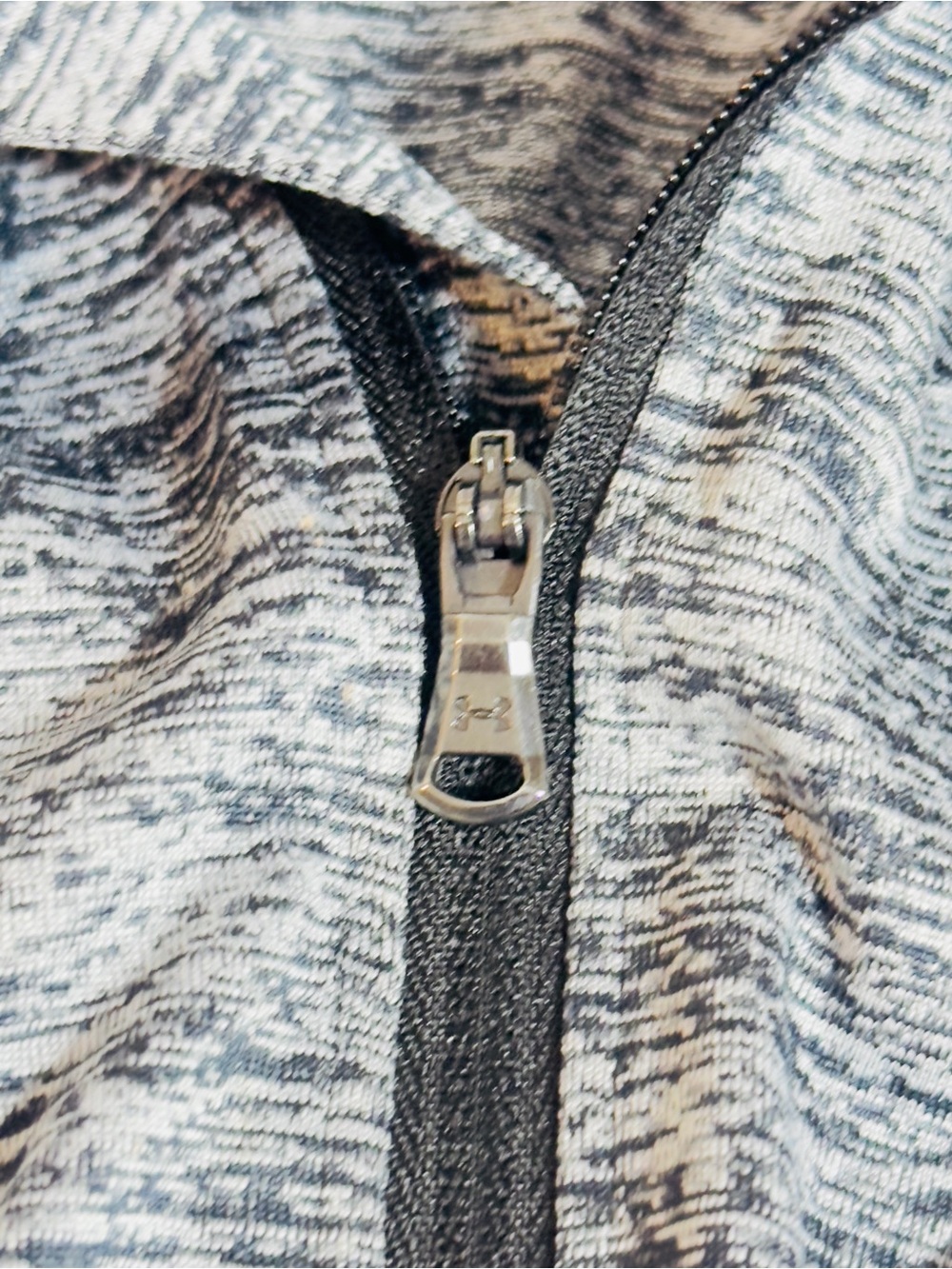 Under Armour Women's Tech Twist 1/2 Zip Pullover | Charcoal Heather Gray Size M - Picture 7 of 9
